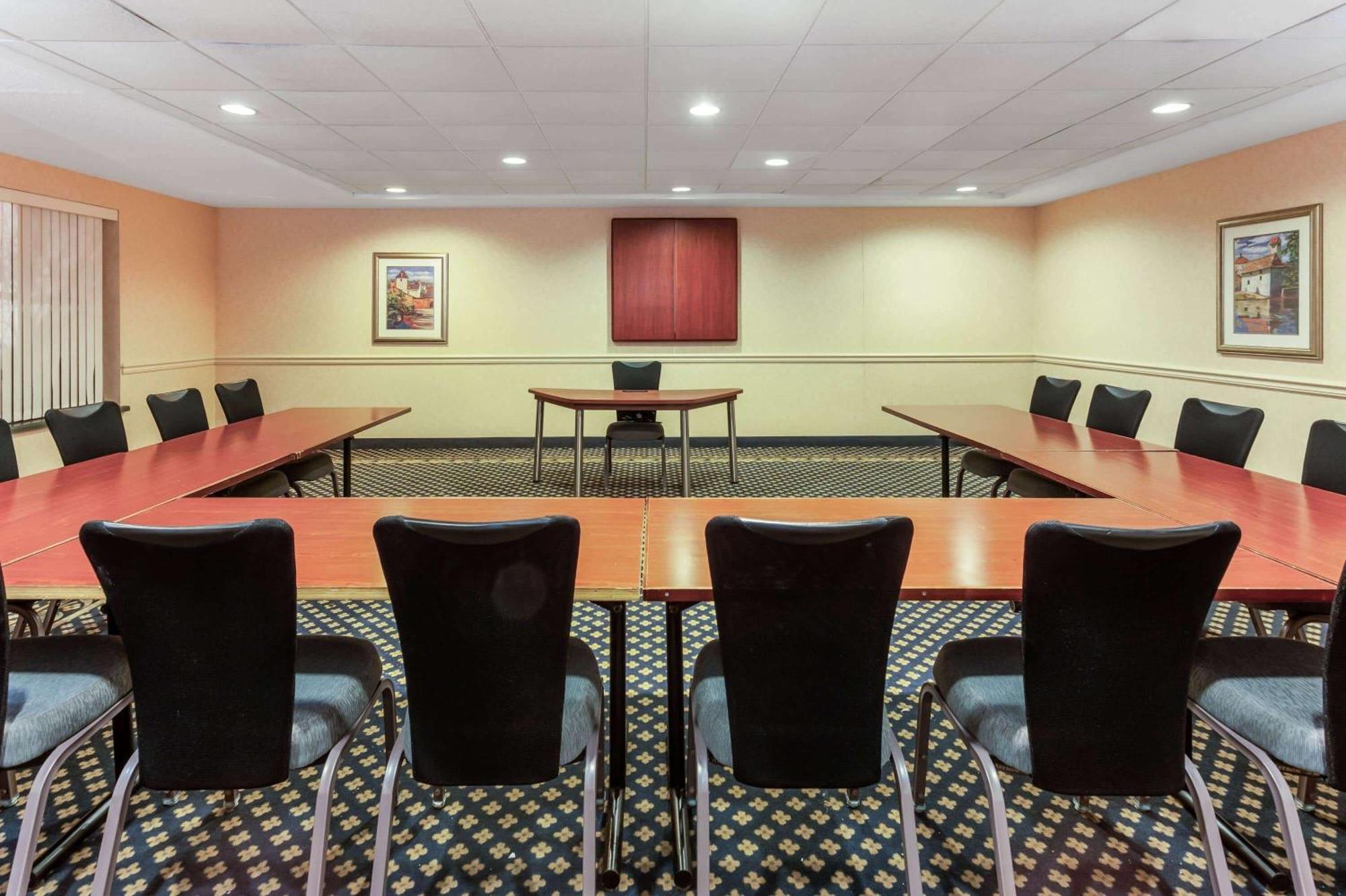 La Quinta By Wyndham Milwaukee Sw New Berlin Ξενοδοχείο Εξωτερικό φωτογραφία